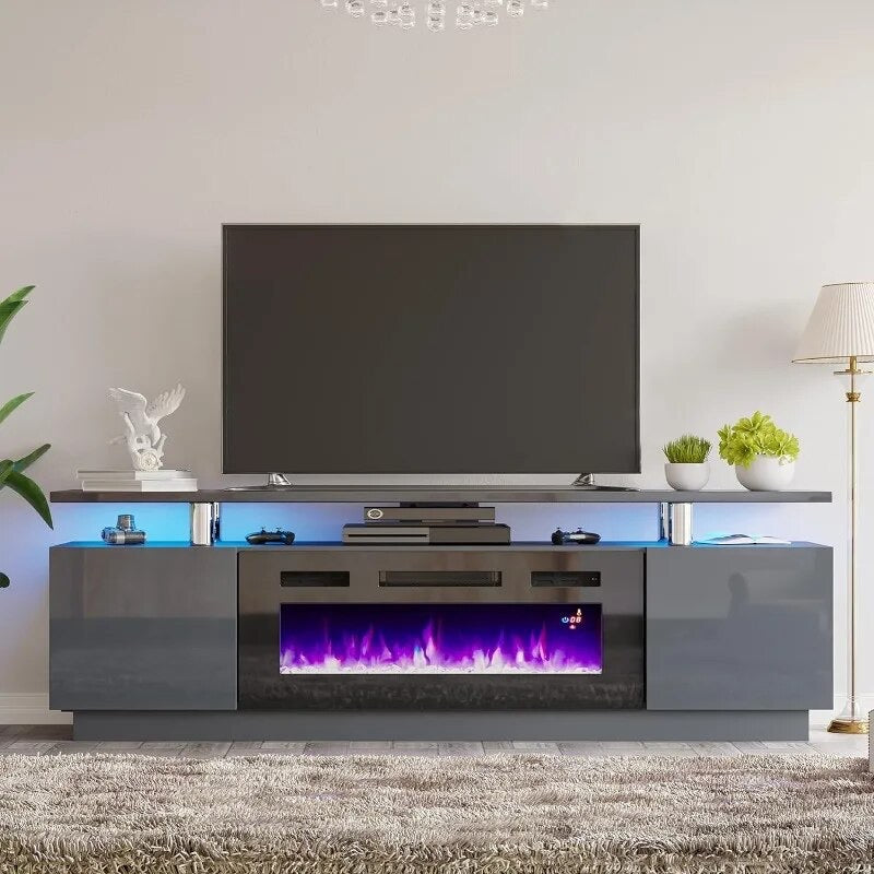 TV-Schrank mit Kamin inklusive