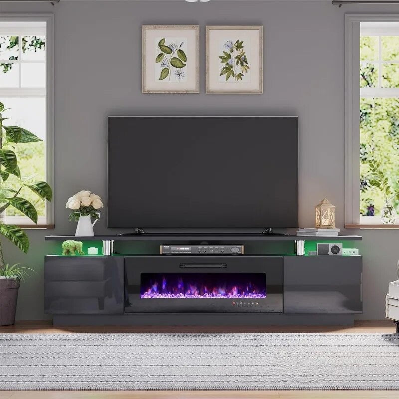 TV-Schrank mit Kamin inklusive