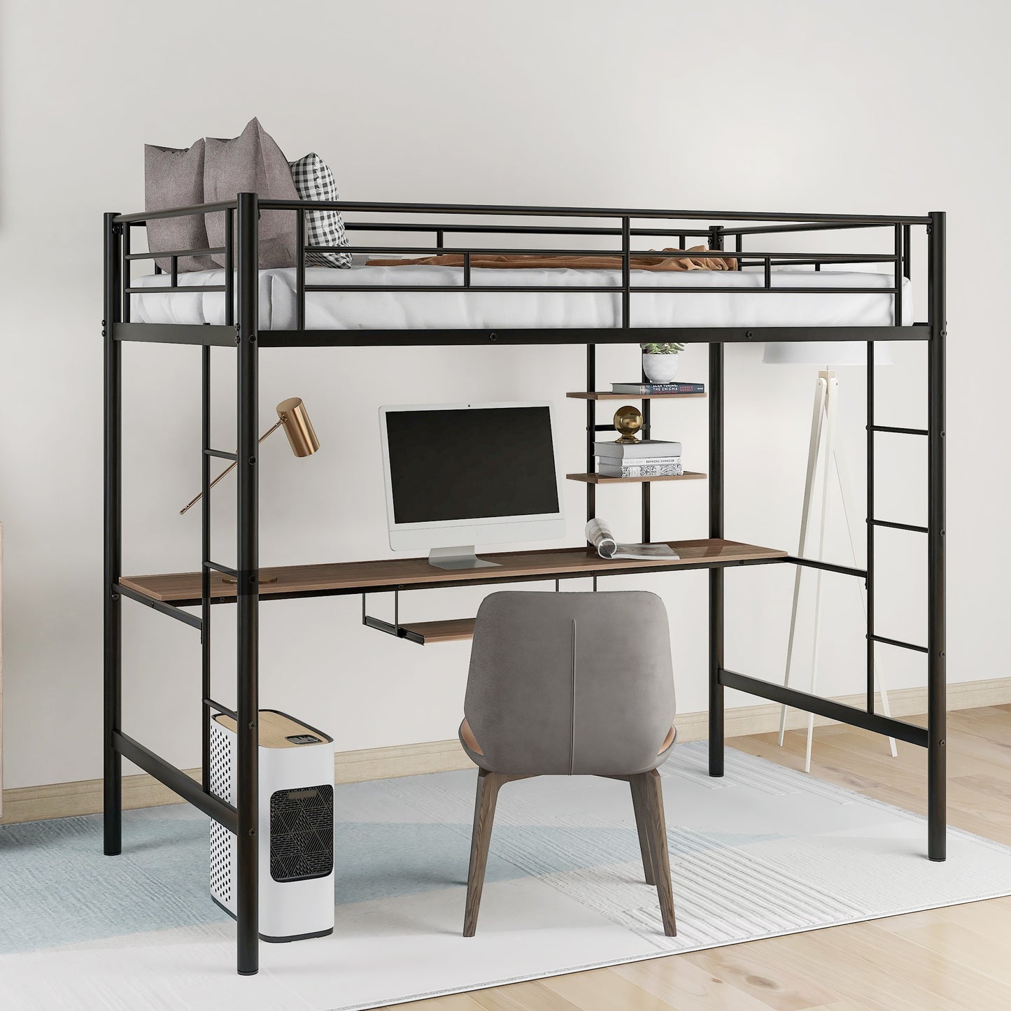 Platzsparendes Twin-Size-Hochbett mit Schreibtisch und Regal