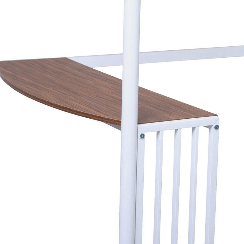 Zweibettzimmer über Vollmetall-Etagenbett mit Schreibtisch und Leiter