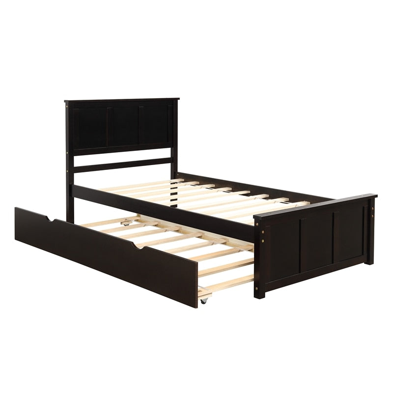 Plattformbett aus Holz mit Ausziehbett