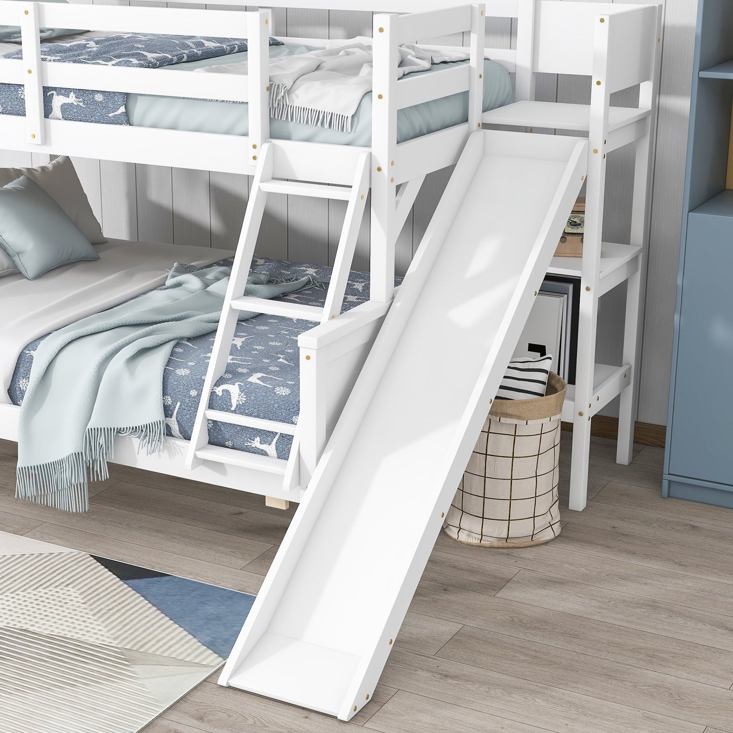 Twin-Over-Twin-Etagenbett mit Rutsche