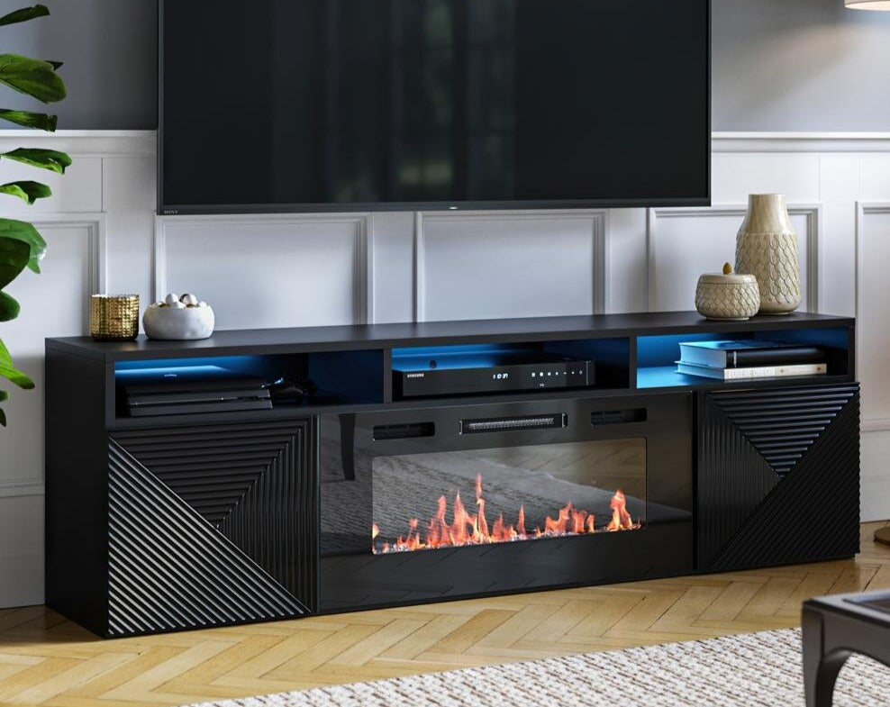 TV-Ständer mit Kamin inklusive
