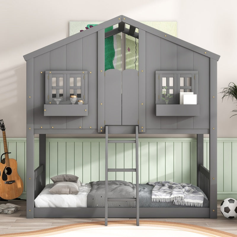 Graues Twin-over-Twin-House-Etagenbett mit Dach, Fenster, Blumenkasten, Türdesigns, mit Sicherheitsgeländer und Leiter